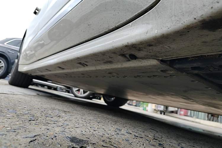 Used Zeekr 001 2026 95° All-Wheel-Drive Max Edition Right Side Sill
