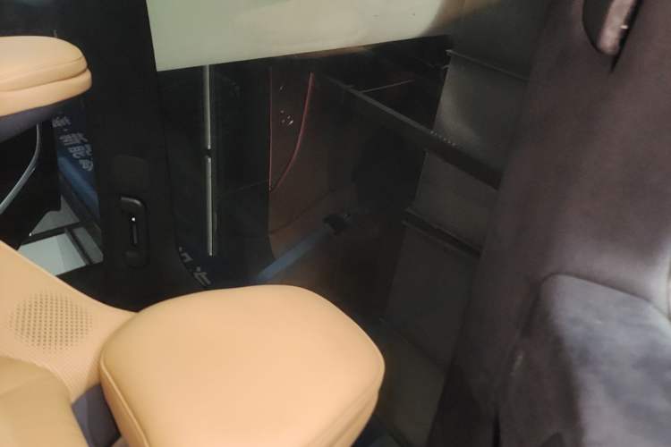 Used Zeekr 001 2026 Model 103° Rear-Drive Max Version Headliner