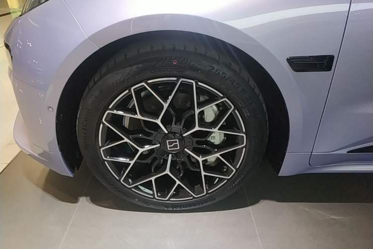 Used Zeekr 001 2026 Model 103° Rear-Drive Max Version Exterior 4
