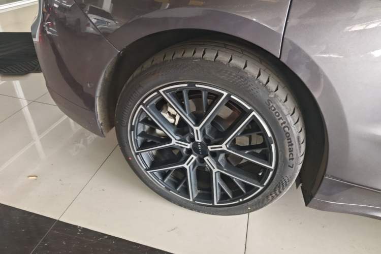 Used Zeekr 001 2026 95° All-Wheel-Drive Max Edition Exterior 5