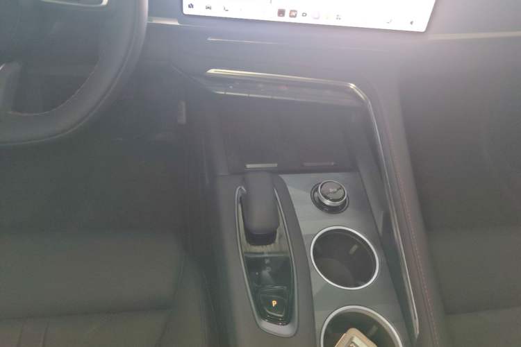 Used Zeekr 001 2026 95° All-Wheel-Drive Max Edition Gear Lever
