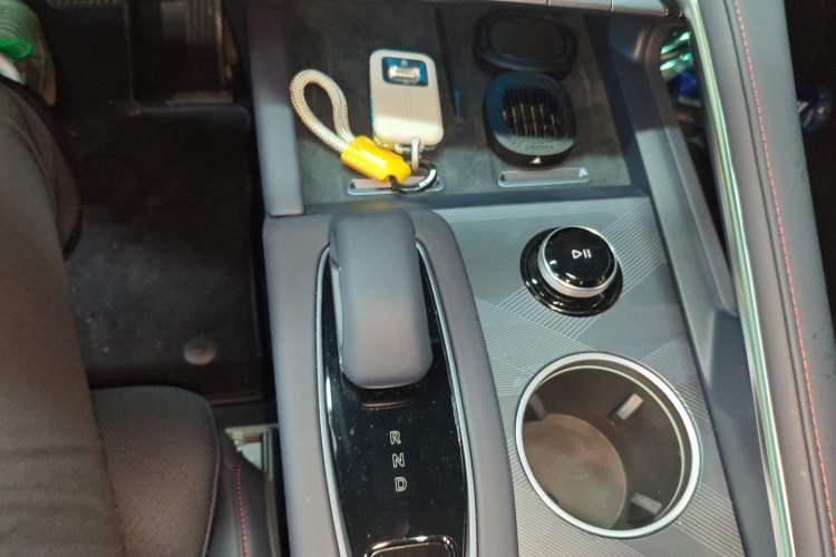 Used Zeekr 001 2026 Model 103° Four-Wheel Drive Ultra Version Gear Lever