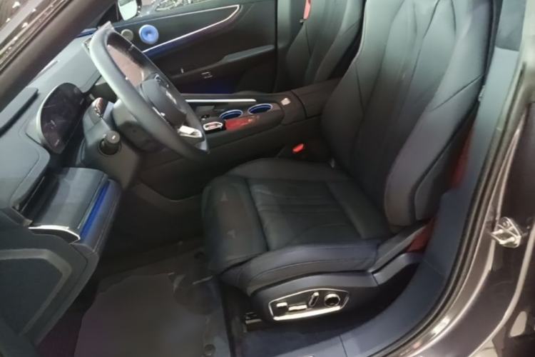 Used Zeekr 001 2026 95° All-Wheel-Drive Max Edition Left Front Seat