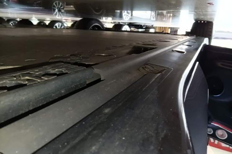 Used Zeekr 001 2026 95° All-Wheel-Drive Max Edition Left Side Sill