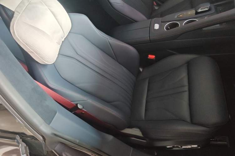 Used Zeekr 001 2026 95° All-Wheel-Drive Max Edition Right Front Seat