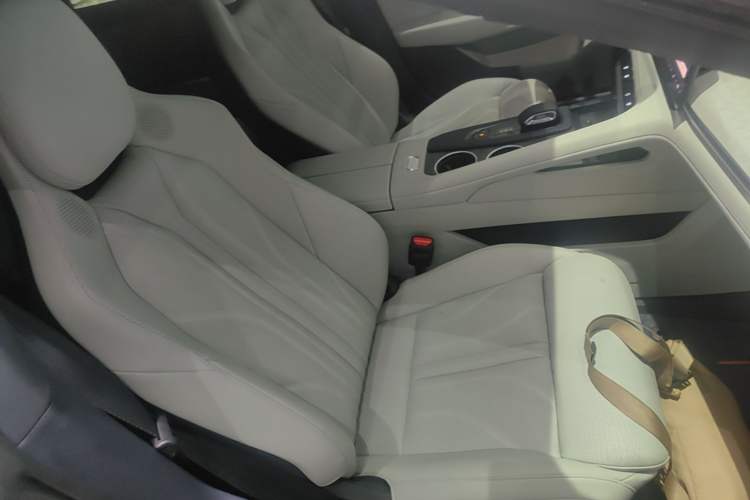 Used Zeekr 001 2026 Model 103° Four-Wheel Drive Ultra Version Right Front Seat
