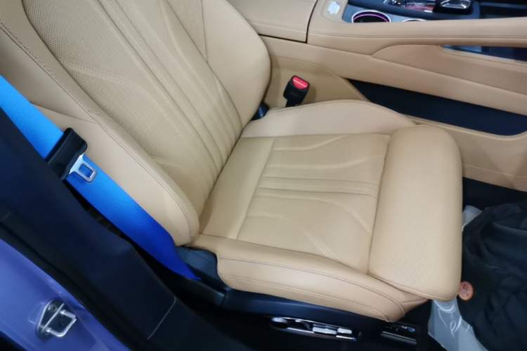 Used Zeekr 001 2026 95° All-Wheel-Drive Max Edition Right Front Seat