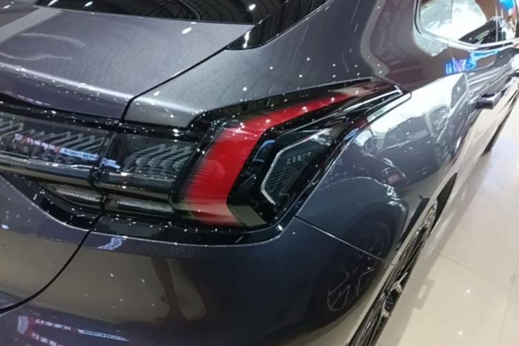 Used Zeekr 001 2026 95° All-Wheel-Drive Max Edition Right Rear Taillight