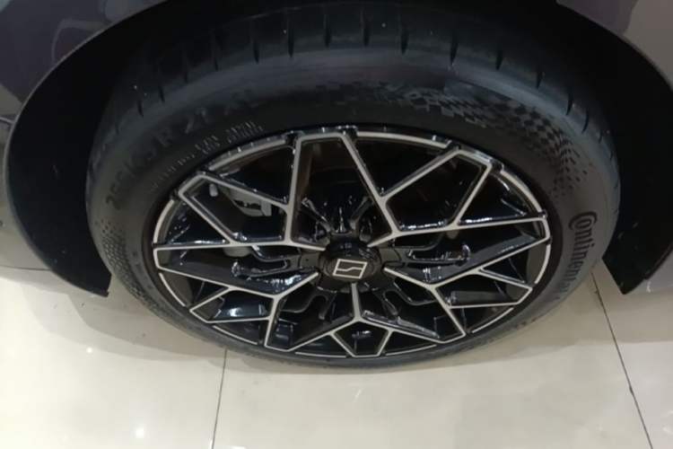 Used Zeekr 001 2026 95° All-Wheel-Drive Max Edition Right Rear Wheel Hub