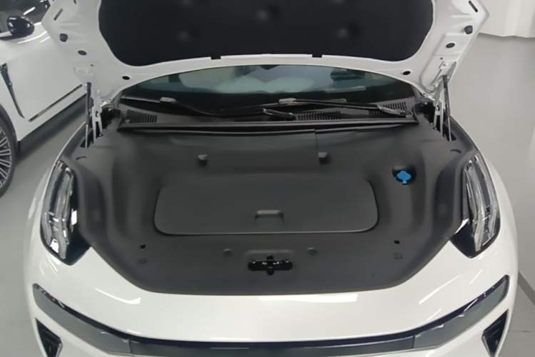 Used Zeekr 001 2026 Model 103° Four-Wheel Drive Ultra Version Engine Bay