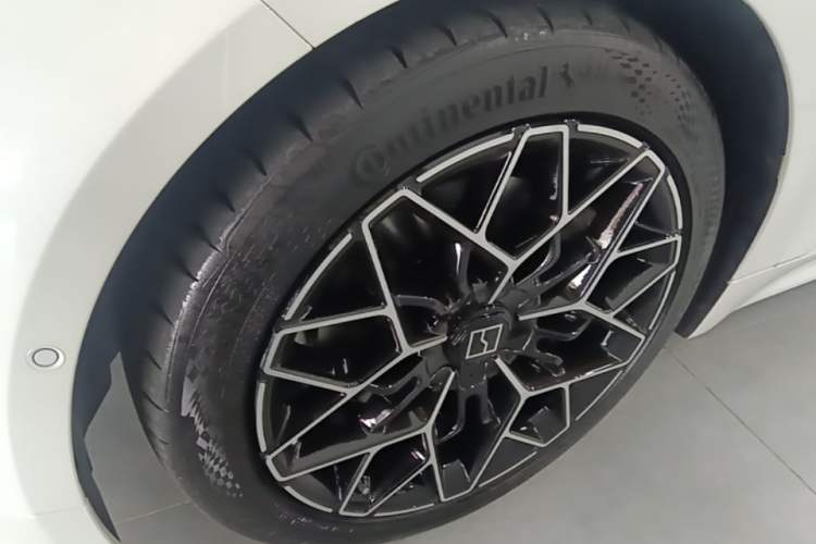 Used Zeekr 001 2026 Model 103° Four-Wheel Drive Ultra Version Exterior 4