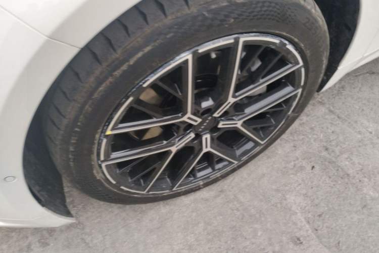 Used Zeekr 001 2026 95° All-Wheel-Drive Max Edition Exterior 7