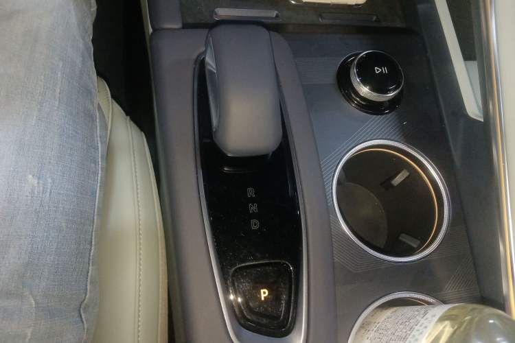 Used Zeekr 001 2026 95° All-Wheel-Drive Max Edition Gear Lever