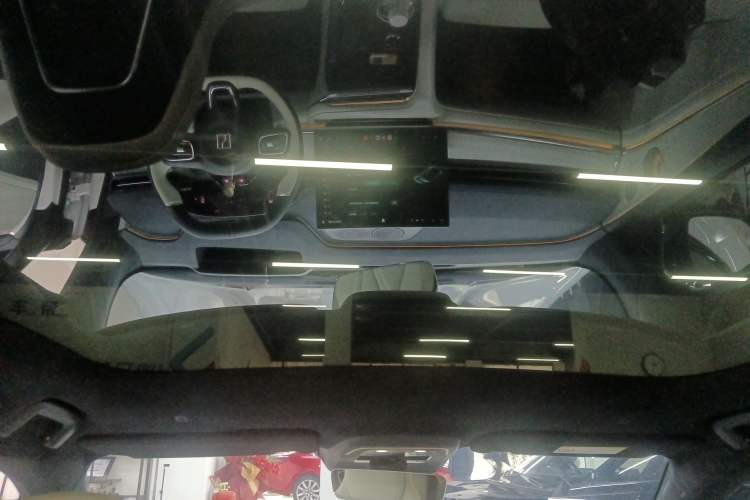 Used Zeekr 001 2026 95° All-Wheel-Drive Max Edition Headliner