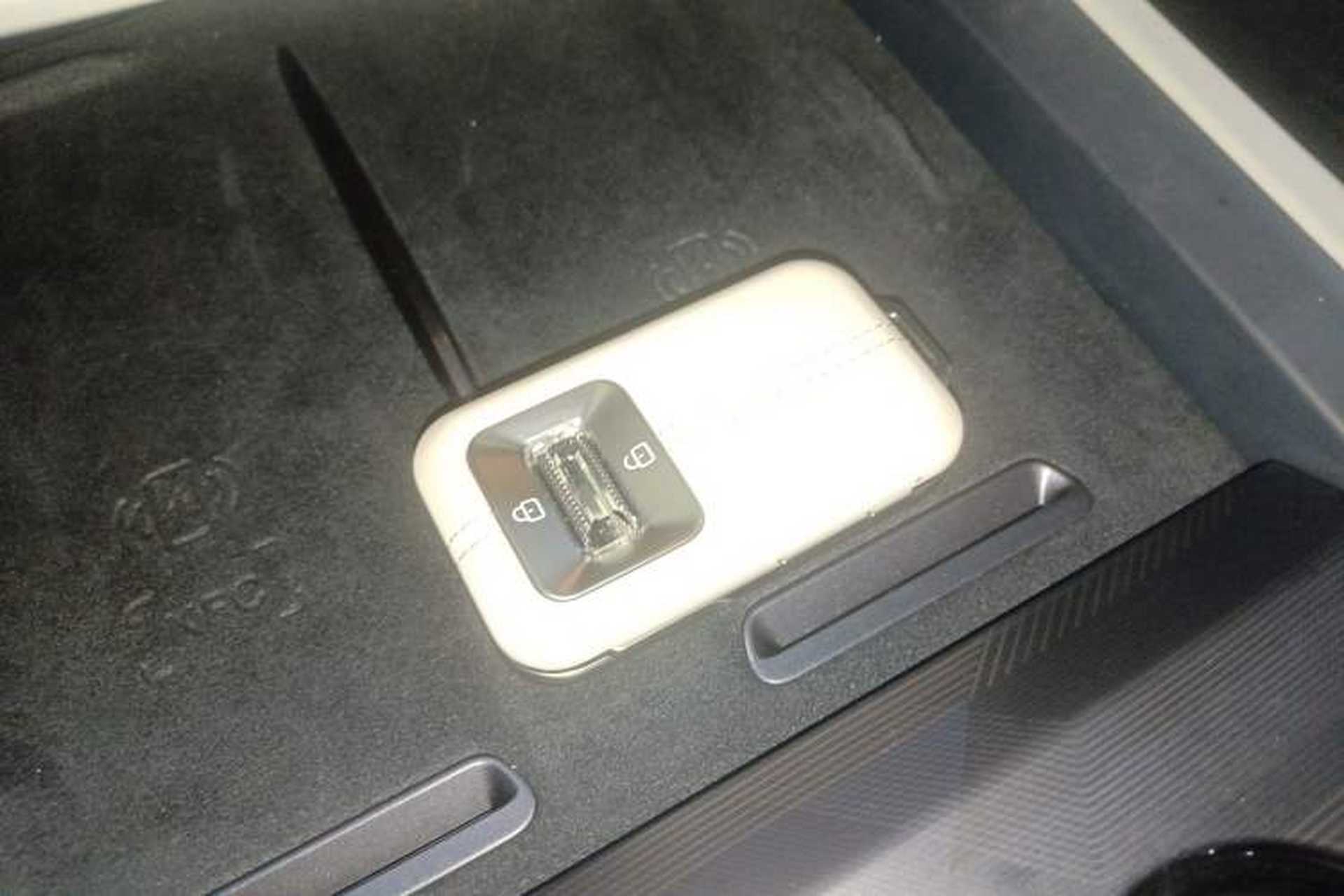 Used Zeekr 001 2026 95° All-Wheel-Drive Max Edition Interior 1