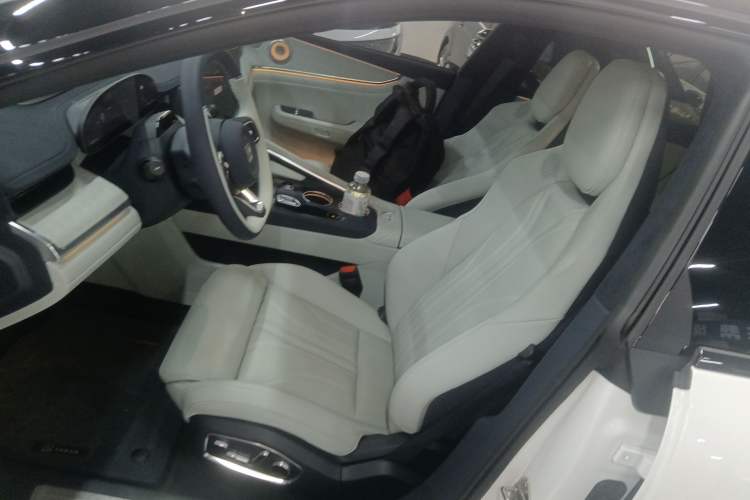 Used Zeekr 001 2026 95° All-Wheel-Drive Max Edition Left Front Seat