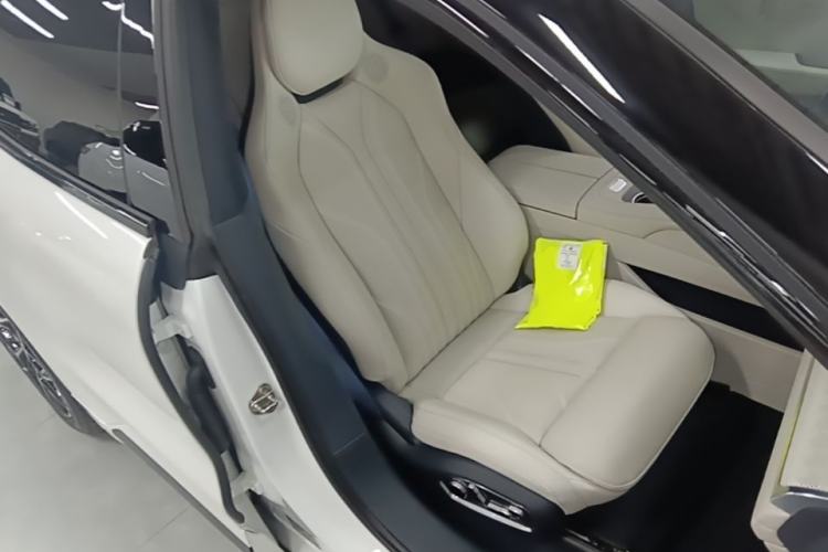 Used Zeekr 001 2026 Model 103° Four-Wheel Drive Ultra Version Right Front Seat