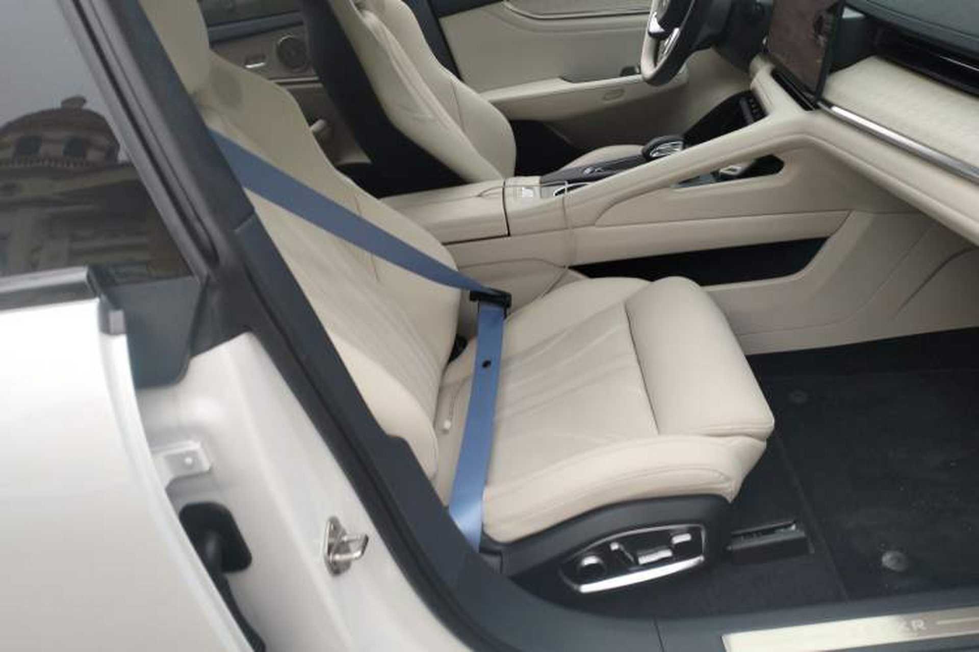 Used Zeekr 001 2026 95° All-Wheel-Drive Max Edition Right Front Seat
