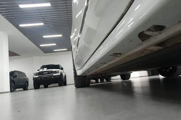 Used Zeekr 001 2026 Model 103° Four-Wheel Drive Ultra Version Right Side Sill