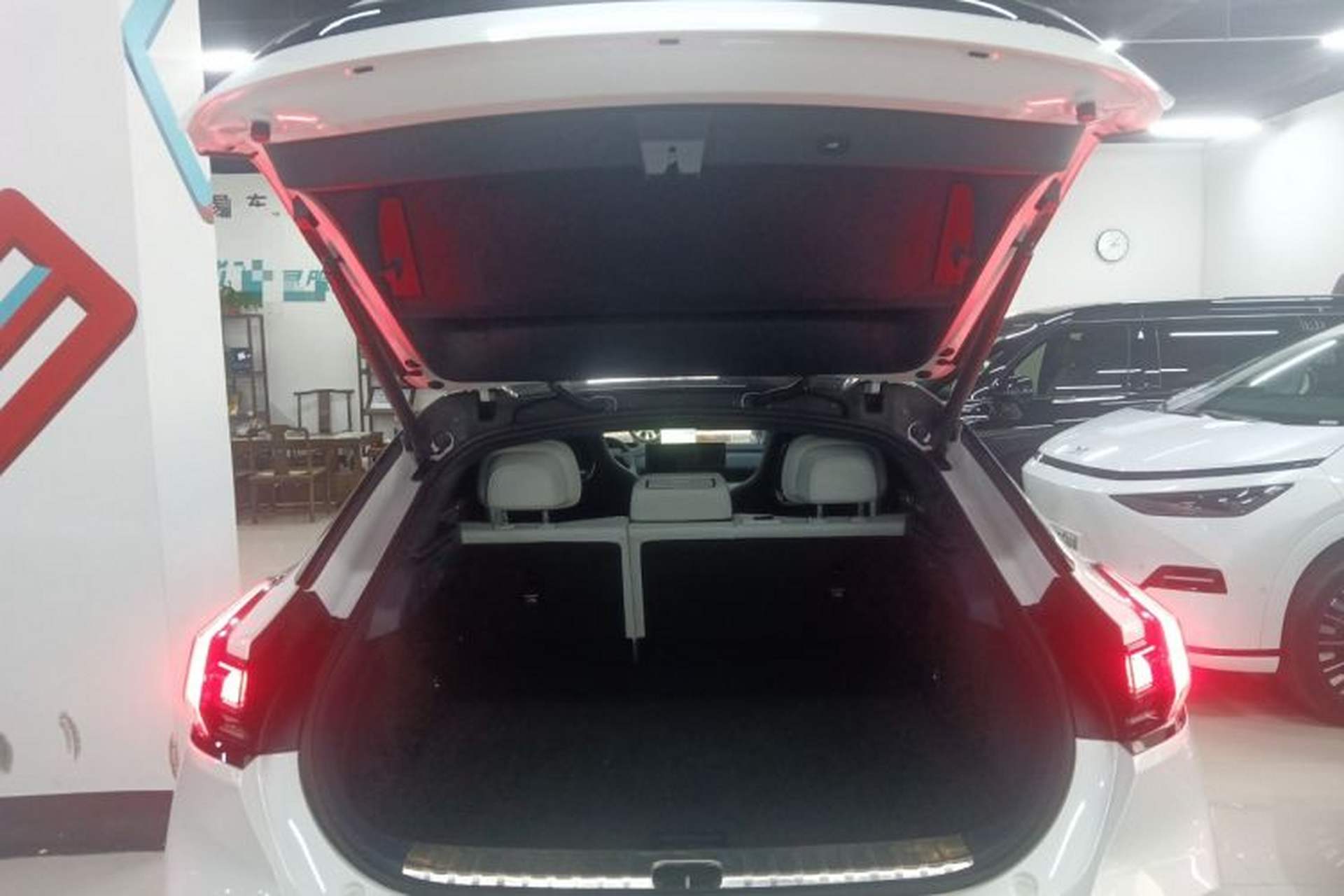 Used Zeekr 001 2026 95° All-Wheel-Drive Max Edition Trunk
