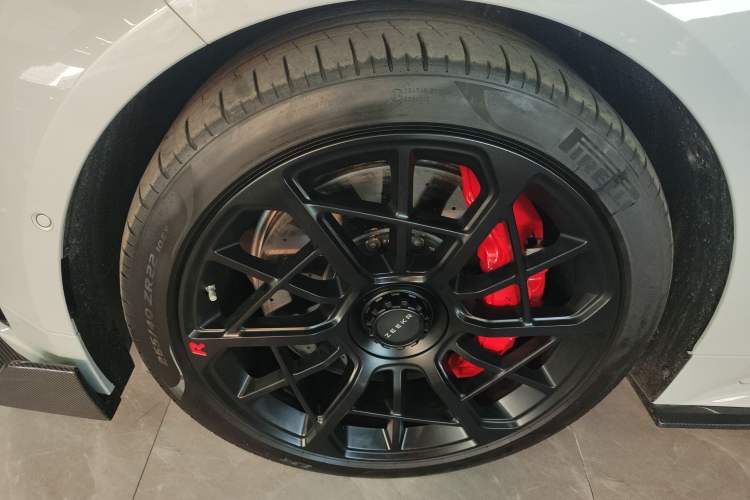 Used Zeekr 001FR 2023 FR Edition 100 kWh Left Front Wheel Hub