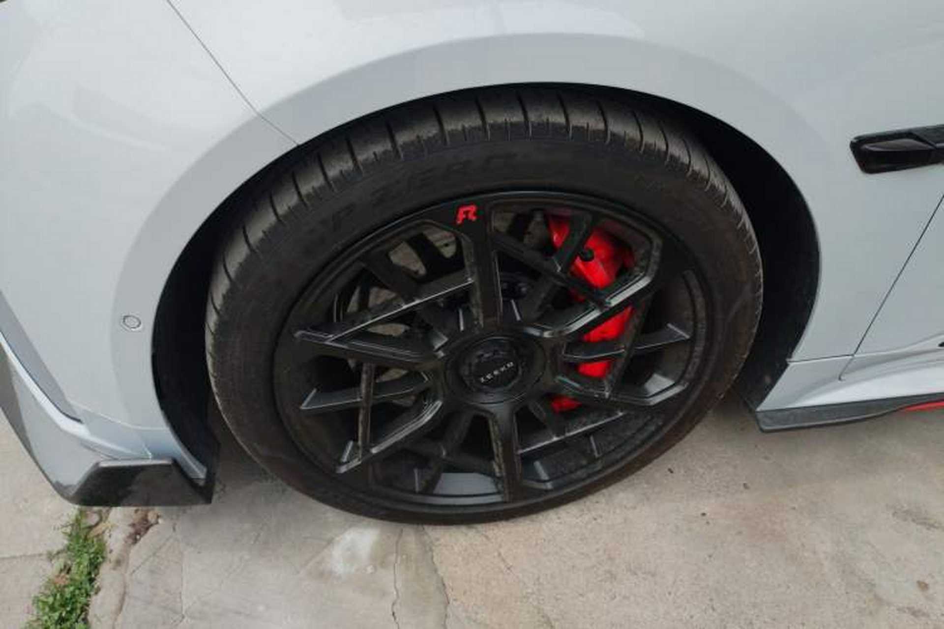 Used Zeekr 001FR 2023 FR Edition 100 kWh Left Front Wheel Hub