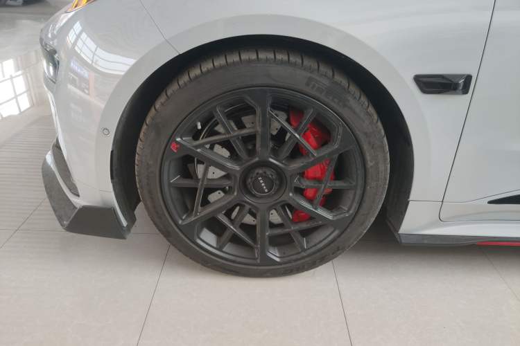 Used Zeekr 001FR 2023 FR Edition 100 kWh Left Front Wheel Hub