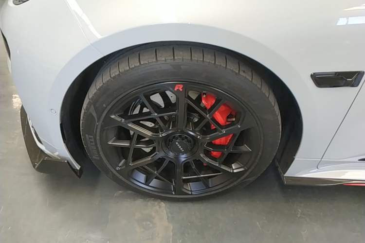 Used Zeekr 001FR 2023 FR Edition 100 kWh Left Front Wheel Hub