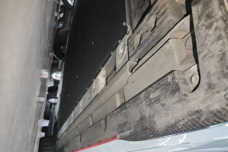 Used Zeekr 001FR 2023 FR Edition 100 kWh Left Side Sill