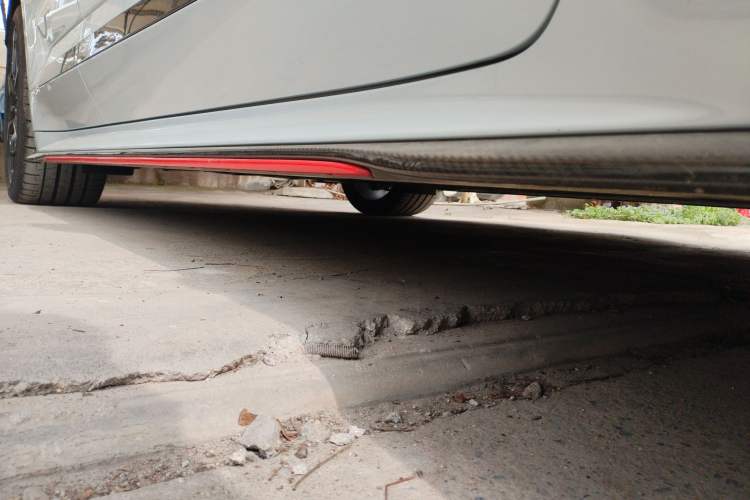 Used Zeekr 001FR 2023 FR Edition 100 kWh Right Side Sill