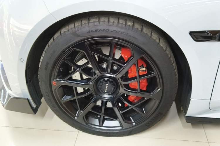 Used Zeekr 001FR 2023 FR Edition 100 kWh Left Front Wheel Hub