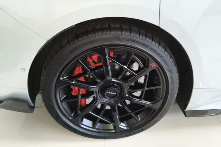 Used Zeekr 001FR 2023 FR Edition 100 kWh Right Rear Wheel Hub