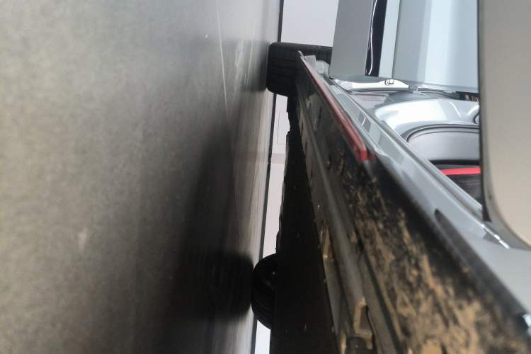 Used Zeekr 001FR 2023 FR Edition 100 kWh Right Side Sill