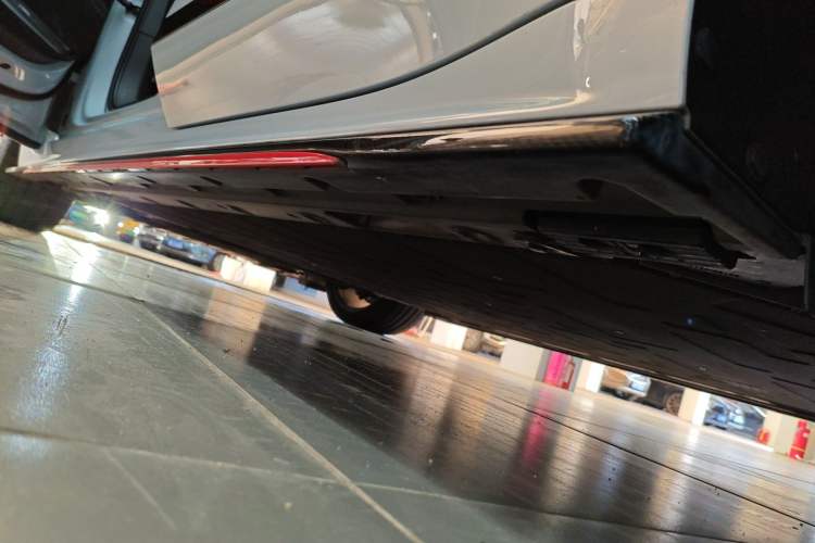 Used Zeekr 001FR 2023 FR Edition 100 kWh Left Side Sill
