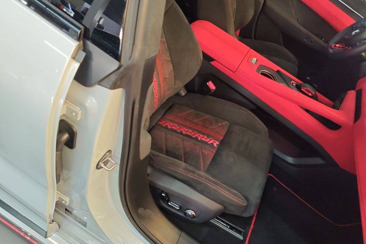 Used Zeekr 001FR 2023 FR Edition 100 kWh Right Front Seat