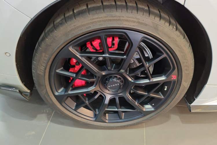 Used Zeekr 001FR 2023 FR Edition 100 kWh Right Rear Wheel Hub