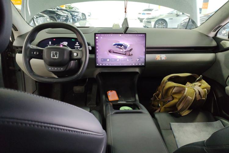 Used Zeekr 007 2024 Rear-Drive Intelligent Driving Version 75 kWh Center Console
