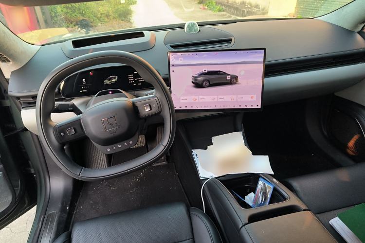 Used Zeekr 007 2025 Rear-Drive Intelligent Driving Version 75 kWh Center Console