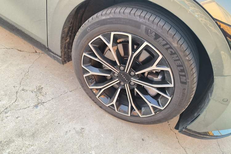 Used Zeekr 007 2025 Rear-Drive Intelligent Driving Version 75 kWh Right Front Wheel Hub
