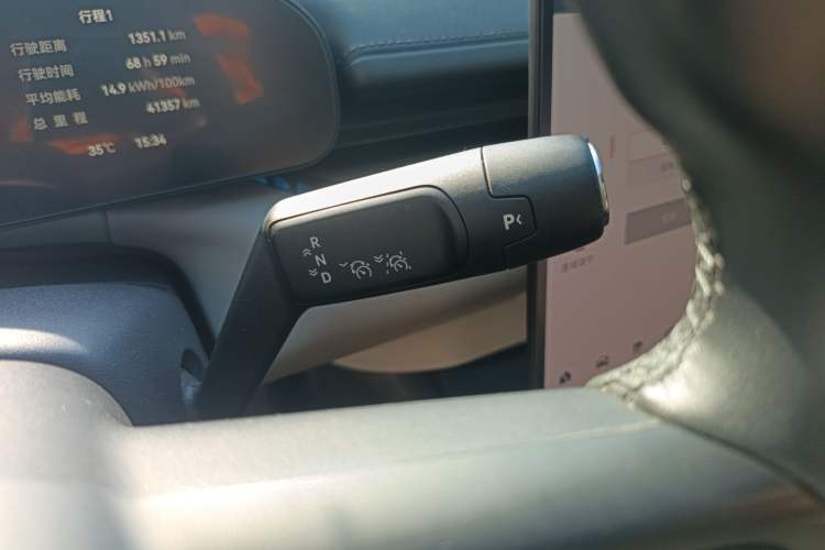 Used Zeekr 007 2024 Rear-Drive Enhanced Version 75 kWh Gear Lever