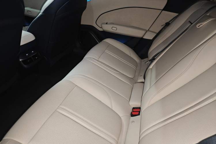 Used Zeekr 007 2024 Rear-Drive Enhanced Version 75 kWh Left Rear Seat