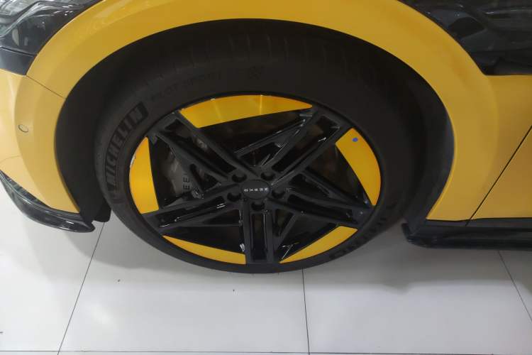 Used Zeekr 007 2024 Four-Wheel-Drive Performance Version 100 kWh Left Front Wheel Hub