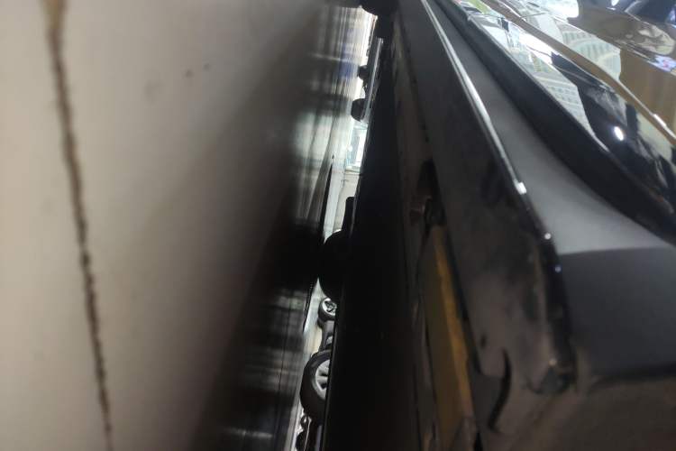 Used Zeekr 007 2024 Four-Wheel-Drive Performance Version 100 kWh Left Side Sill