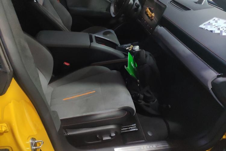 Used Zeekr 007 2024 Four-Wheel-Drive Performance Version 100 kWh Right Front Seat