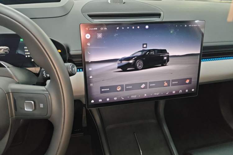 Used Zeekr 007 2024 Rear-Drive Intelligent Driving Version 75 kWh Audio And AC Panel