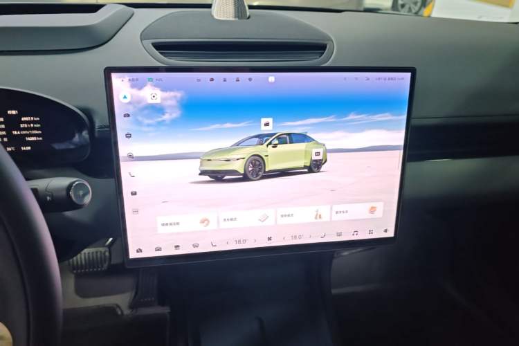 Used Zeekr 007 2024 Rear-Drive Enhanced Version 75 kWh Audio And AC Panel