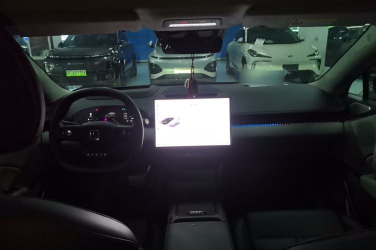Used Zeekr 007 2024 Rear-Drive Enhanced Version 75 kWh Center Console