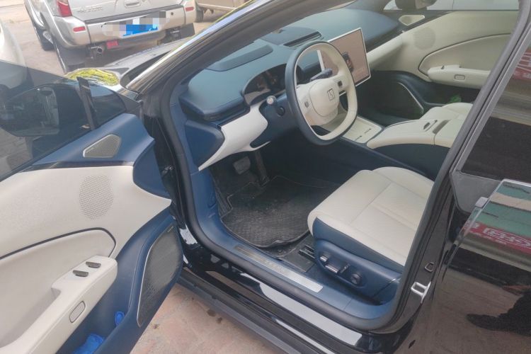 Used Zeekr 007 2024 Rear-Drive Enhanced Version 75 kWh Driver Seat