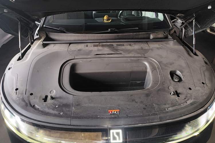Used Zeekr 007 2024 Four-Wheel Drive Version 75 kWh Engine Bay
