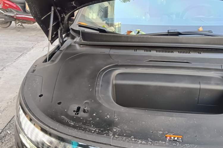 Used Zeekr 007 2024 Four-Wheel Drive Intelligent Driving Version 75 kWh Engine Bay Right